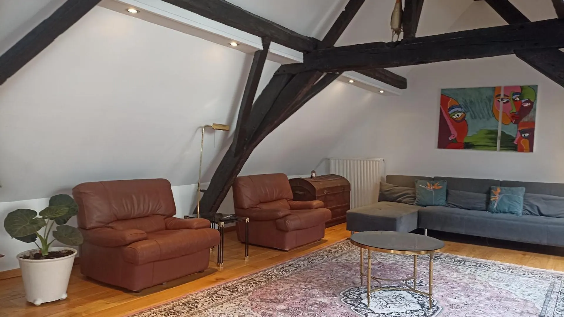 Spacious Duplex In Brussels Historical Center Appartement